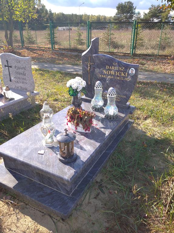 Dariusz Nowicki 1969 Koronowo - Grobonet - Wyszukiwarka osób pochowanych