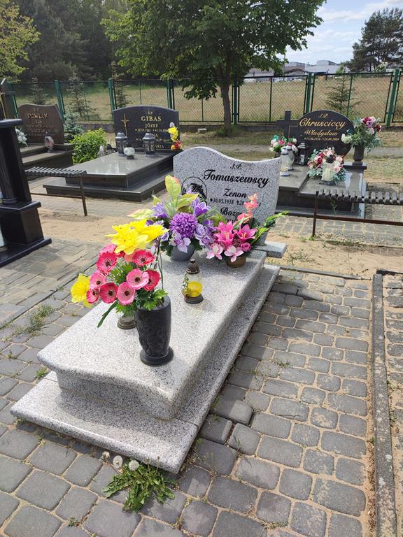 Zenon Tomaszewski 1938 Koronowo - Grobonet - Wyszukiwarka osób pochowanych