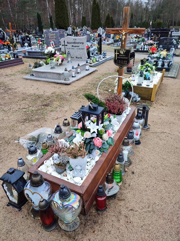 Maciej Piotrowski 1976 Koronowo - Grobonet - Wyszukiwarka osób pochowanych